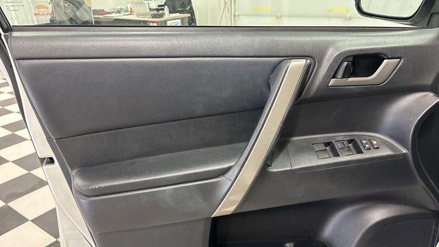 2013 Toyota Highlander SE