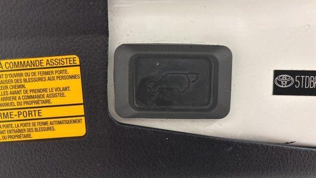 2013 Toyota Highlander SE