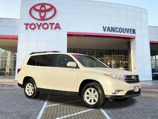 2013 Toyota Highlander with Blizzard Pearl Exterior
