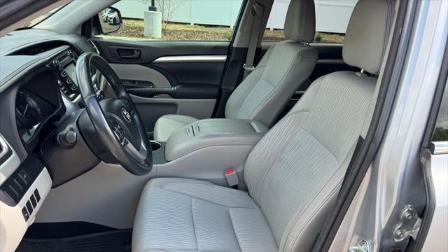 2014 Toyota Highlander LE