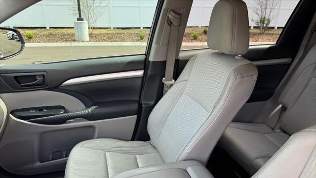 2014 Toyota Highlander LE