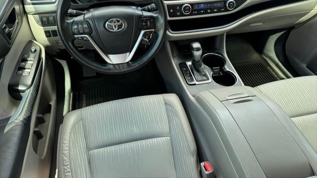 2014 Toyota Highlander LE