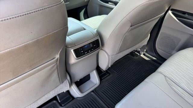 2014 Toyota Highlander LE