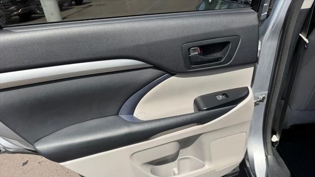 2014 Toyota Highlander LE