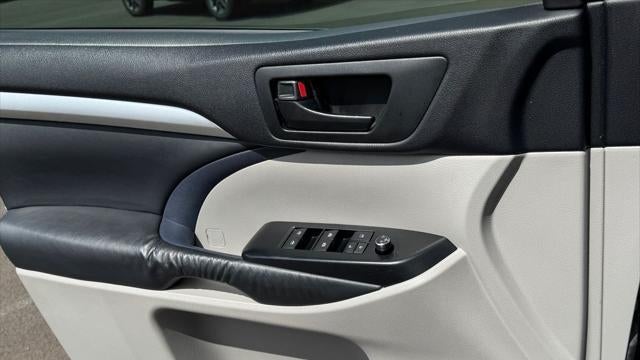 2014 Toyota Highlander LE