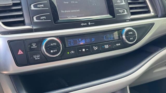 2014 Toyota Highlander LE