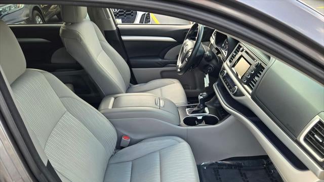 2015 Toyota Highlander LE