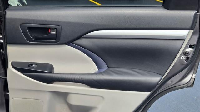 2015 Toyota Highlander LE