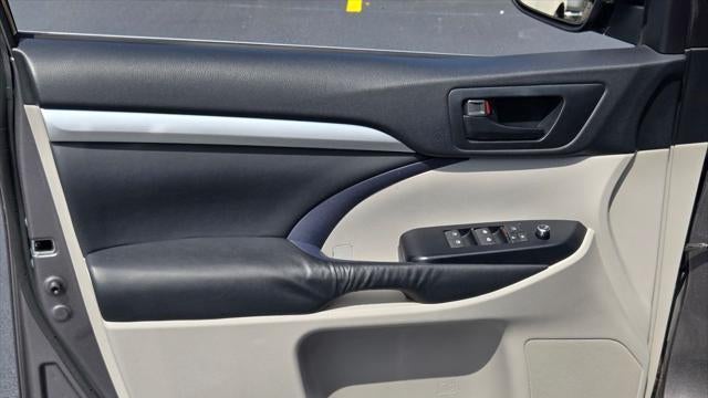 2015 Toyota Highlander LE