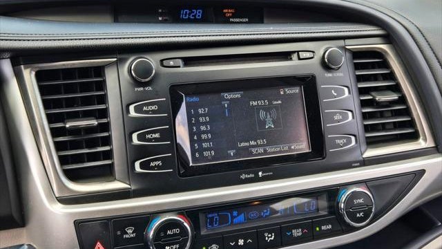 2015 Toyota Highlander LE