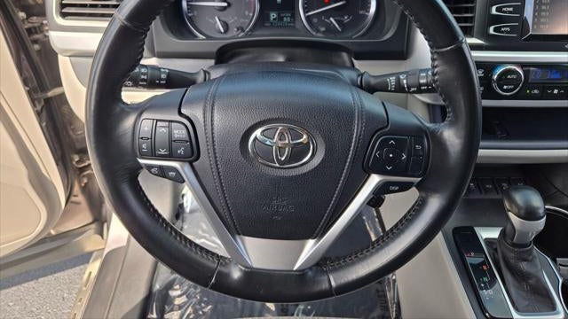 2015 Toyota Highlander LE