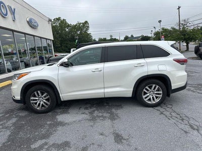 Photo of a 2015 Toyota Highlander AWD LE 4DR SUV for sale