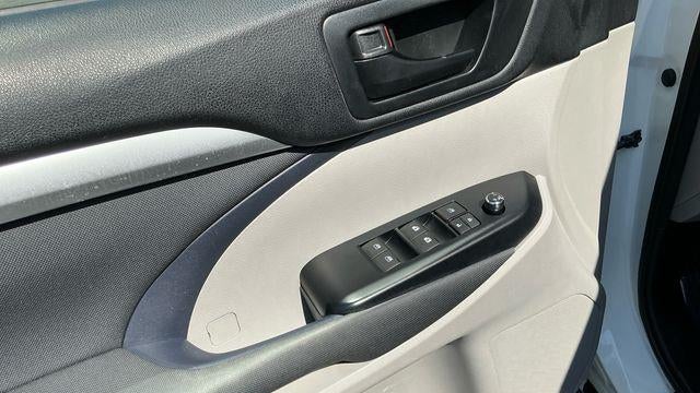 2015 Toyota Highlander LE