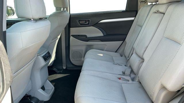 2015 Toyota Highlander LE