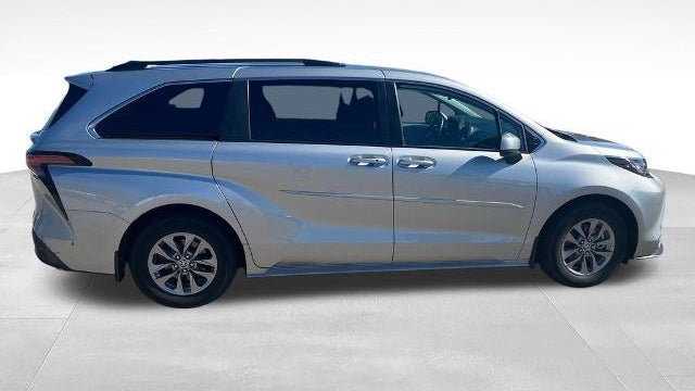 2022 Toyota Sienna LE 8-Passenger