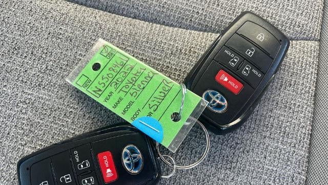 2022 Toyota Sienna LE 8-Passenger