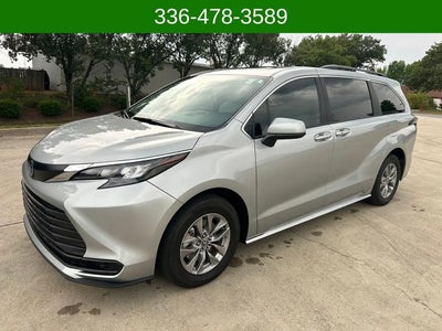 Photo of a 2025 Toyota Sienna LE 8-Passenger 4DR Mini-Van for sale