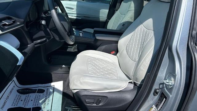 2025 Toyota Sienna LE 8-Passenger