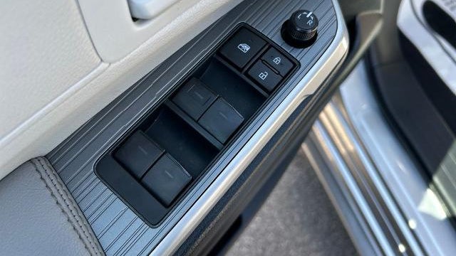 2025 Toyota Sienna LE 8-Passenger