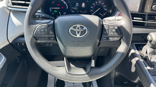2025 Toyota Sienna LE 8-Passenger
