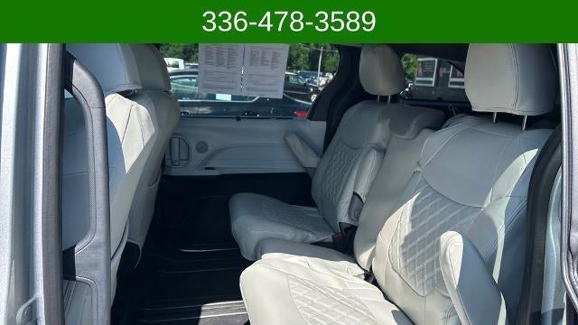 2025 Toyota Sienna LE 8-Passenger