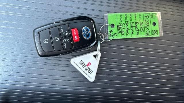 2025 Toyota Sienna LE 8-Passenger
