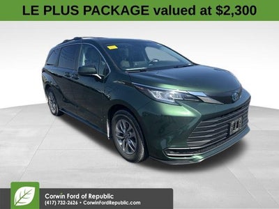 Photo of a 2022 Toyota Sienna LE 8-Passenger 4DR Mini-Van for sale