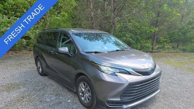Preowned 2022 Toyota Sienna LE 8-Passenger for Sale