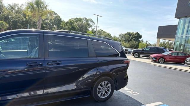 2021 Toyota Sienna LE 8-Passenger