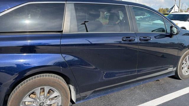 2021 Toyota Sienna LE 8-Passenger