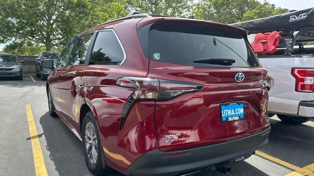 2025 Toyota Sienna LE 8-Passenger