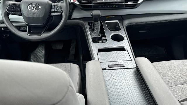 2025 Toyota Sienna LE 8-Passenger