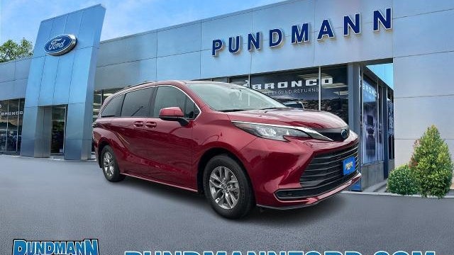 Preowned 2025 Toyota Sienna LE 8-Passenger for Sale