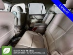2006 Sequoia Thumbnail 28