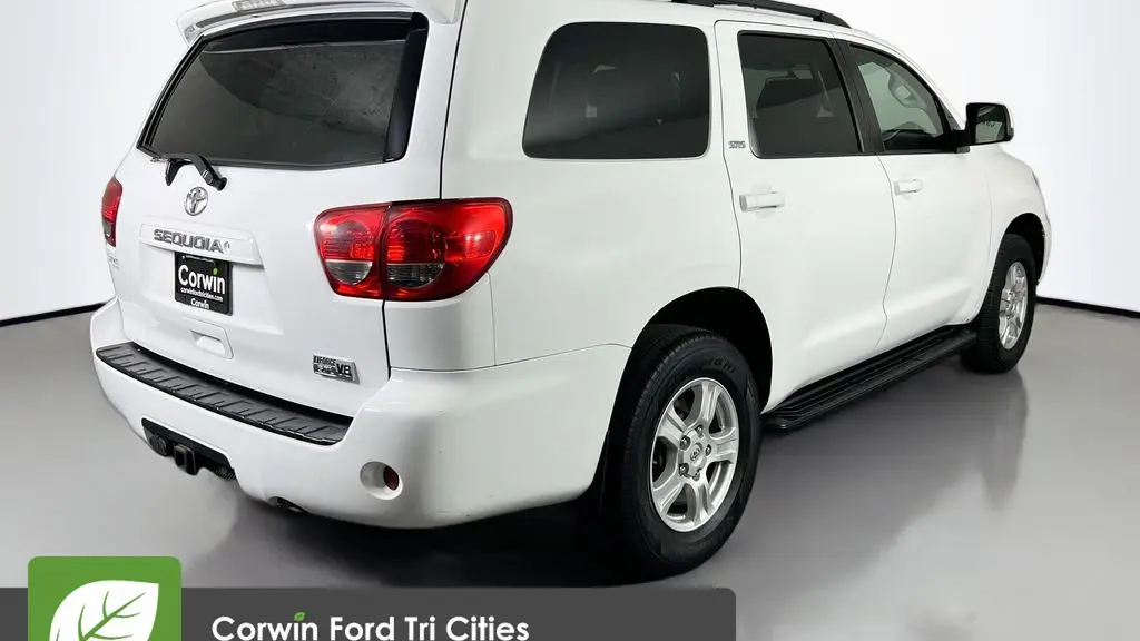 2017 Toyota Sequoia SR5
