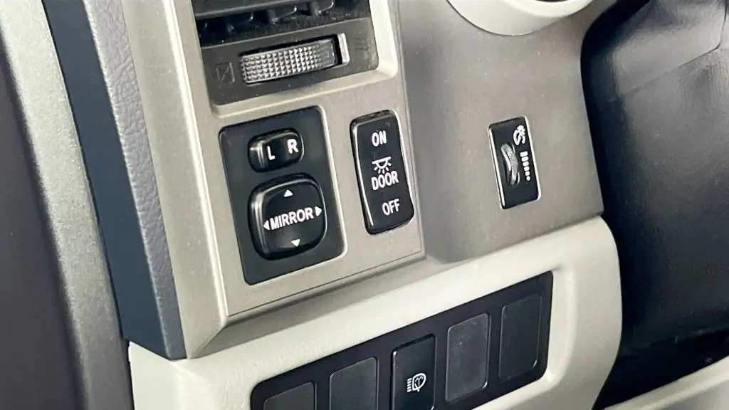 2017 Toyota Sequoia SR5