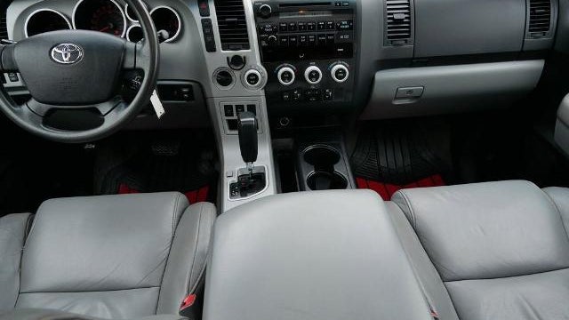 2008 Toyota Sequoia SR5