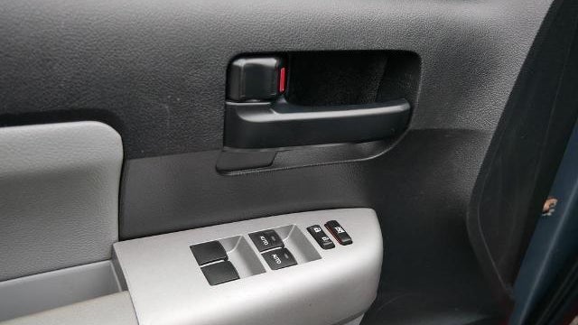 2008 Toyota Sequoia SR5