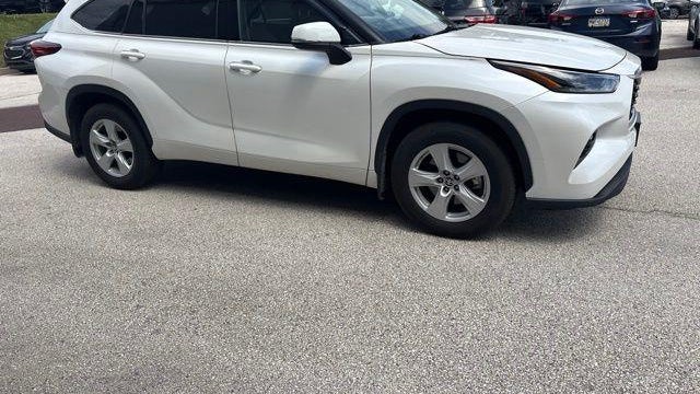 2021 Toyota Highlander LE