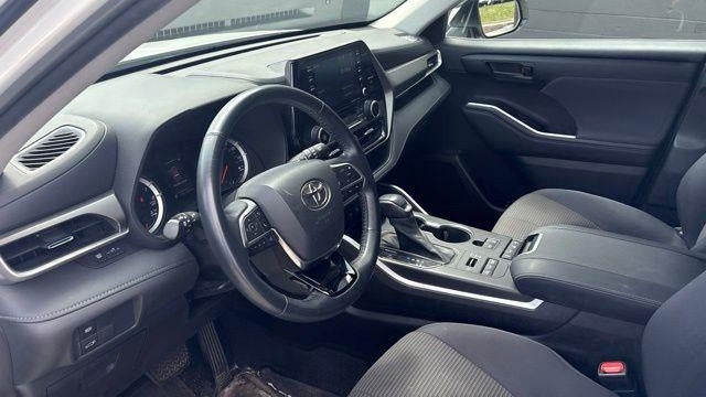 2021 Toyota Highlander LE