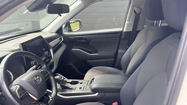 2021 Toyota Highlander LE