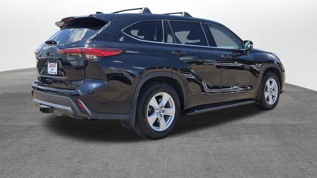 2021 Toyota Highlander LE