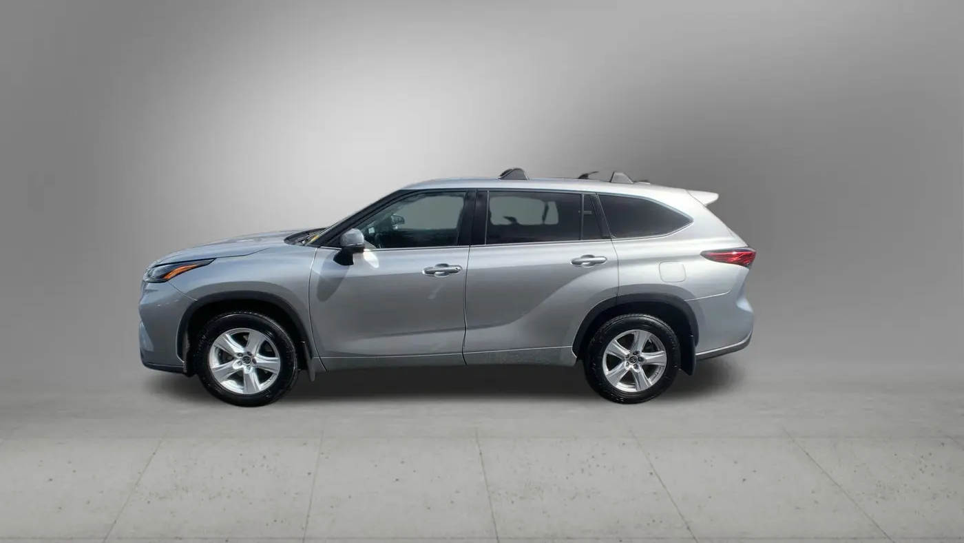 2022 Toyota Highlander LE