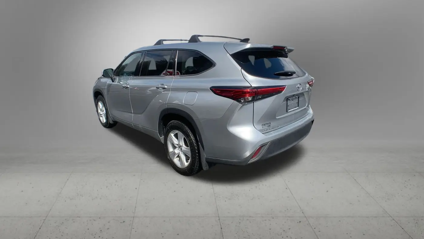 2022 Toyota Highlander LE