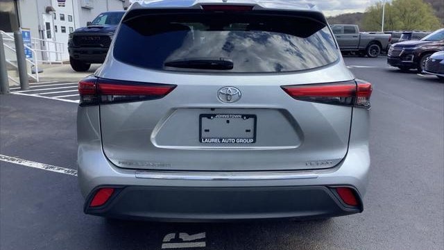 2022 Toyota Highlander LE