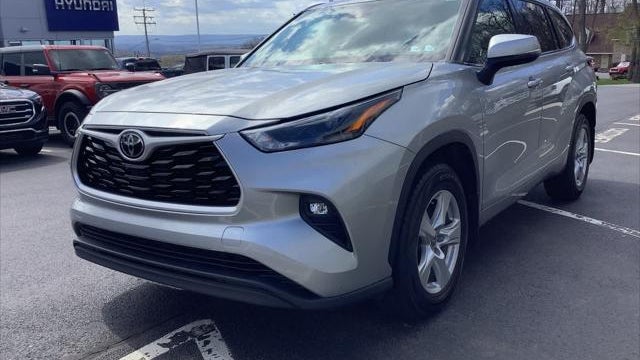 2022 Toyota Highlander LE