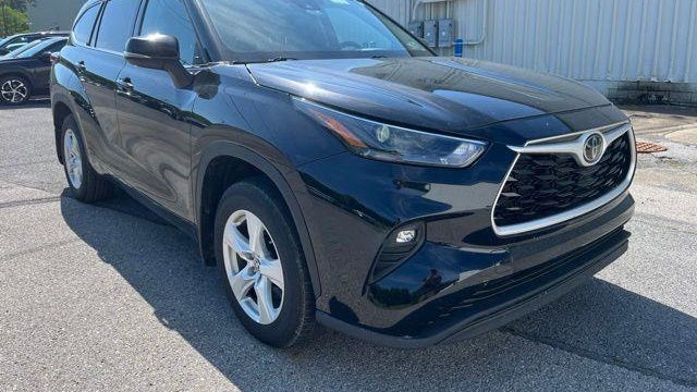 2022 Toyota Highlander LE