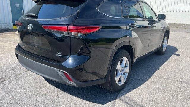 2022 Toyota Highlander LE