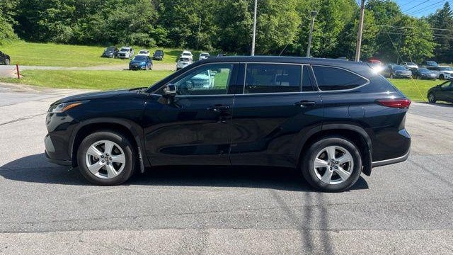 2022 Toyota Highlander LE