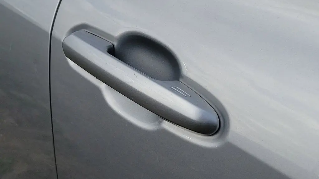 2020 Toyota Highlander LE
